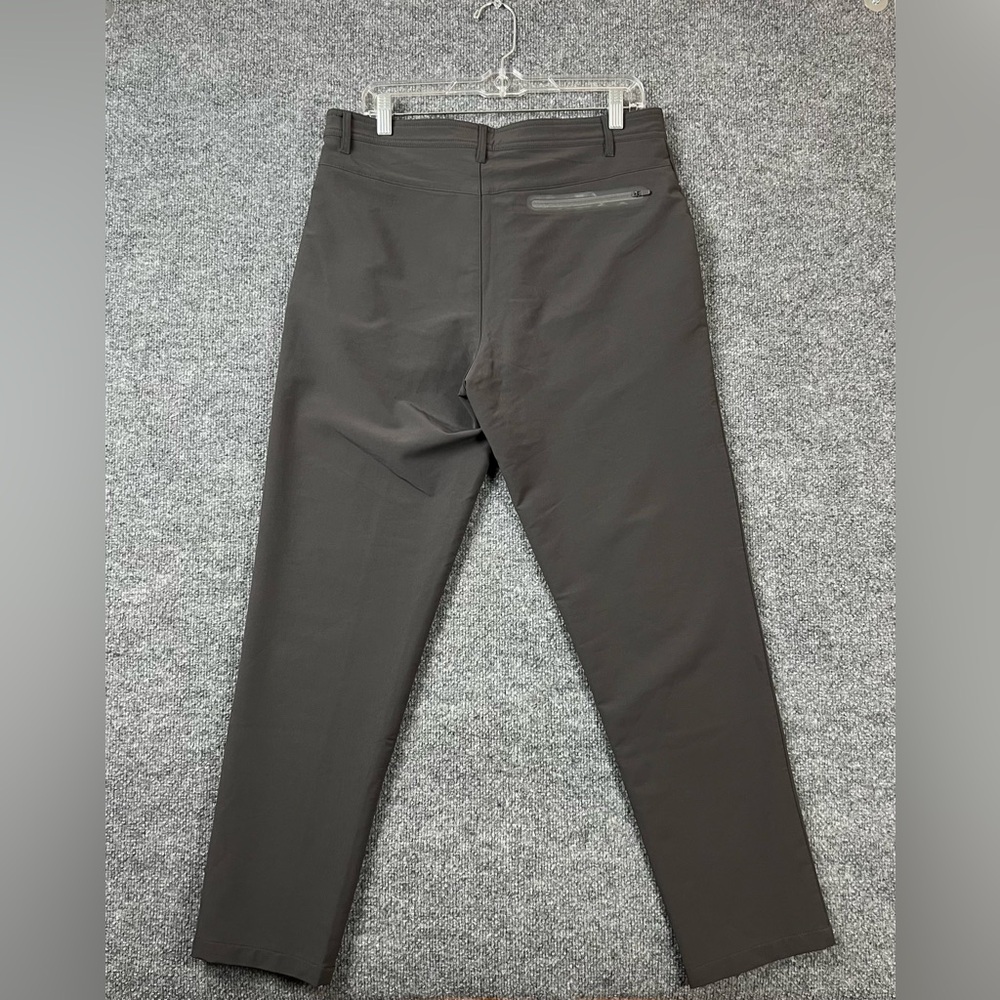 Fabletics Pants Mens FL2 Classic Fit Gray Performance Size Medium - Picture 5 of 8